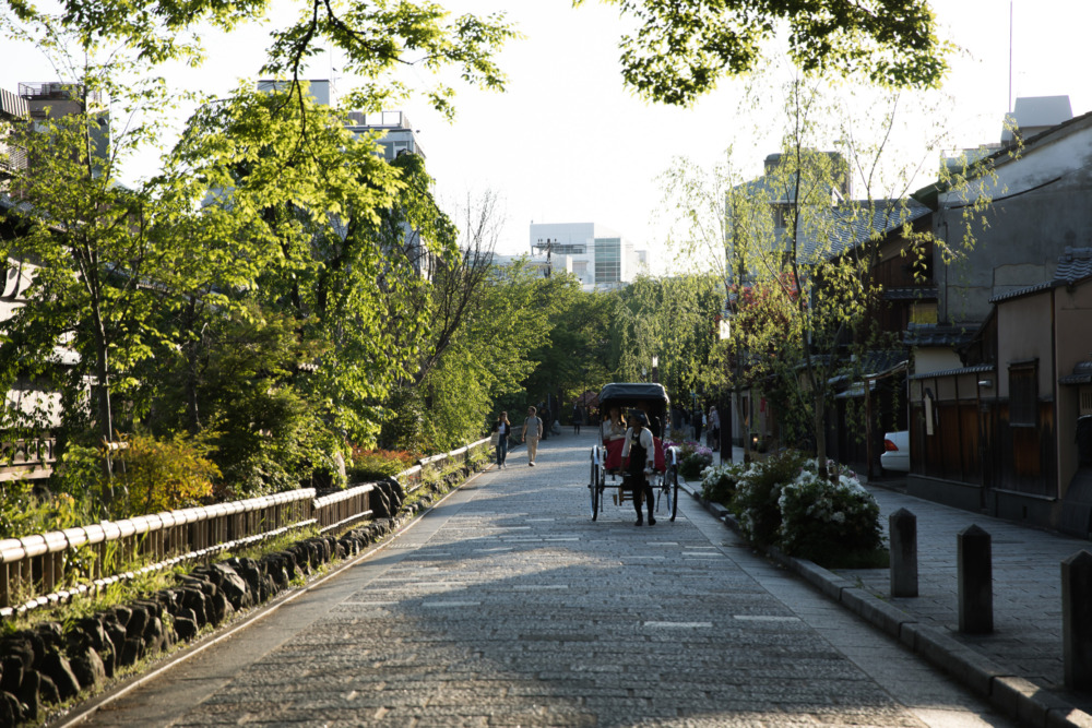ぎをん齋藤＆齋藤織物株式会社｜Web Designing Renewal Project｜Photo by Kaoru Kuwajima | MONARCH
